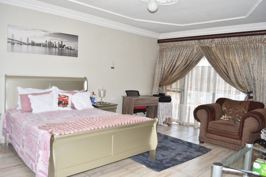 4 Bedroom Property for Sale in Kirkney Gauteng
