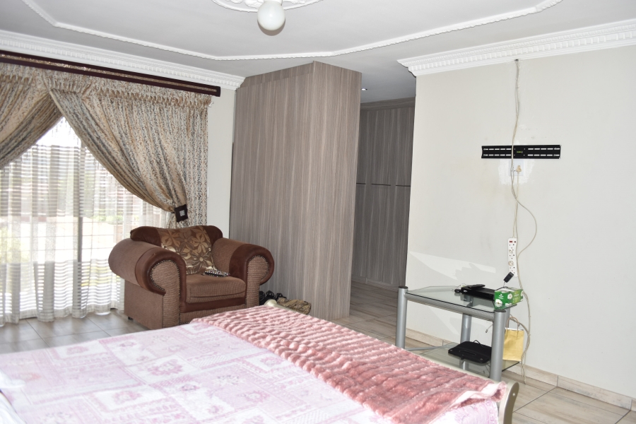 4 Bedroom Property for Sale in Kirkney Gauteng