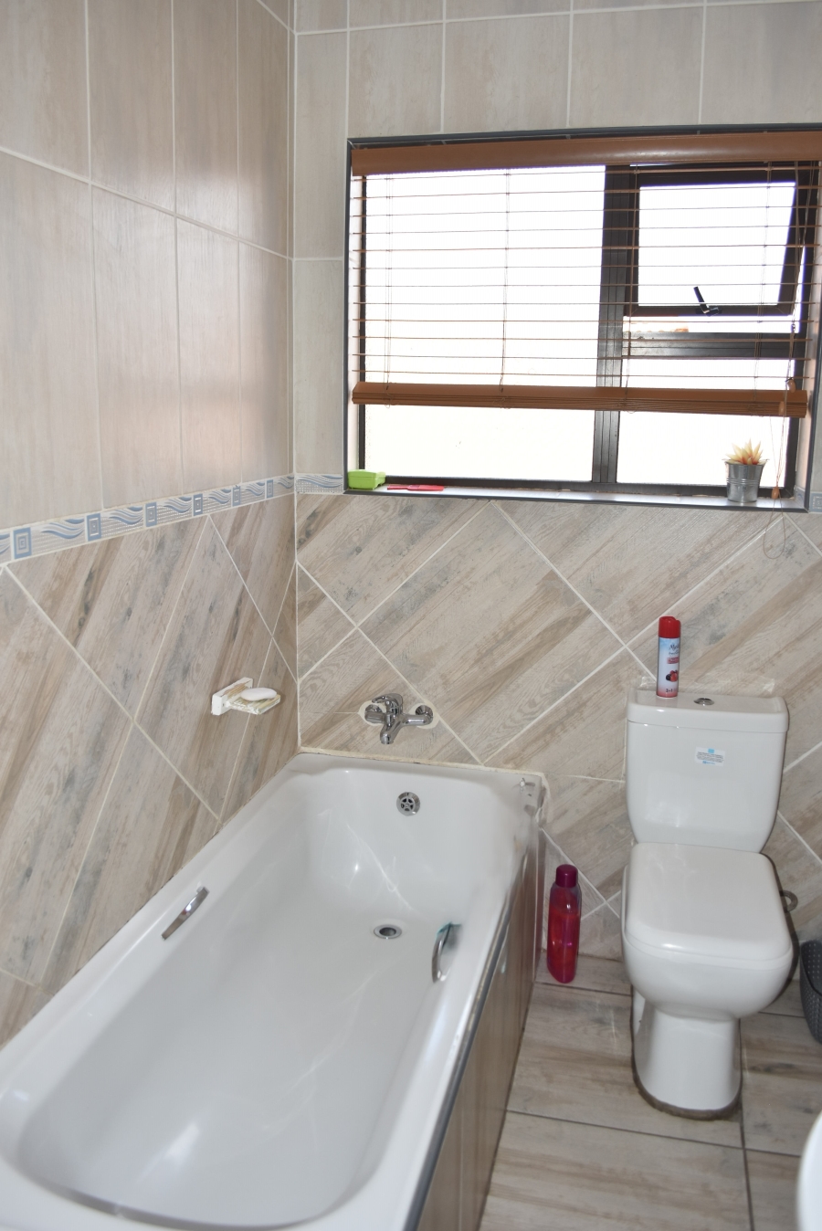 4 Bedroom Property for Sale in Kirkney Gauteng