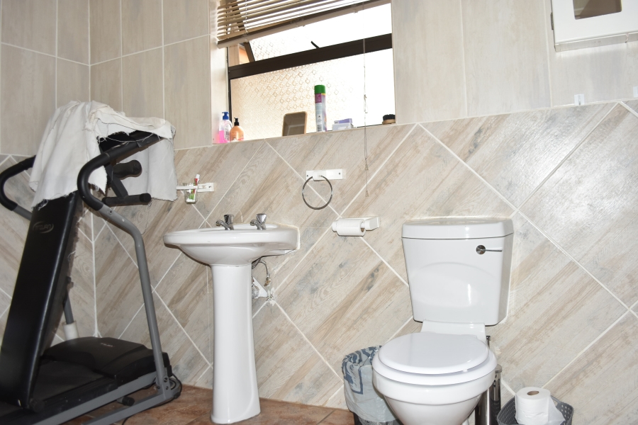 4 Bedroom Property for Sale in Kirkney Gauteng