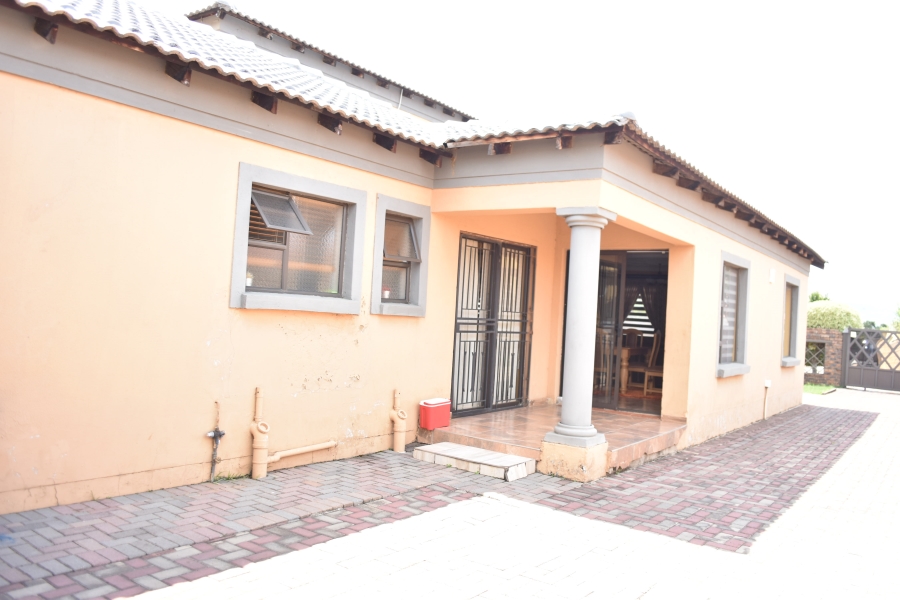 4 Bedroom Property for Sale in Kirkney Gauteng