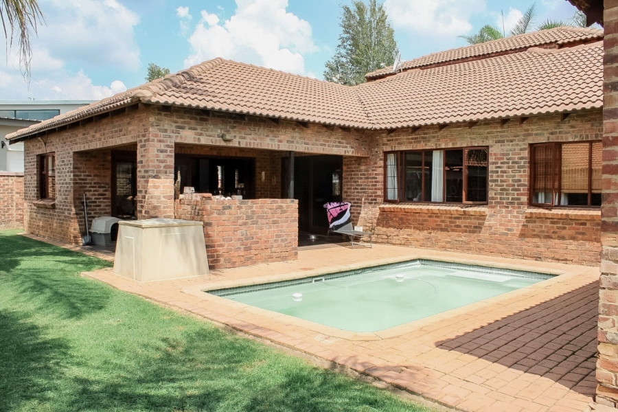 4 Bedroom Property for Sale in The Meadows Gauteng