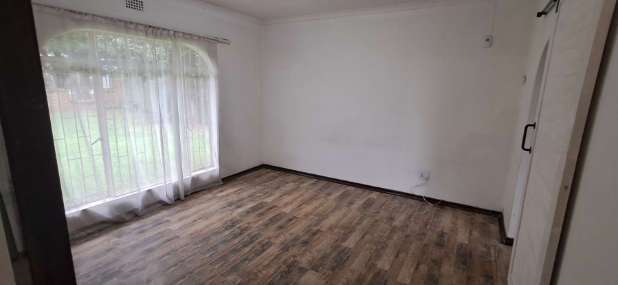 To Let 3 Bedroom Property for Rent in Lakeside Gauteng