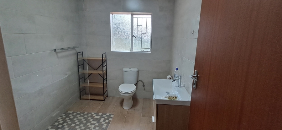 To Let 3 Bedroom Property for Rent in Lakeside Gauteng