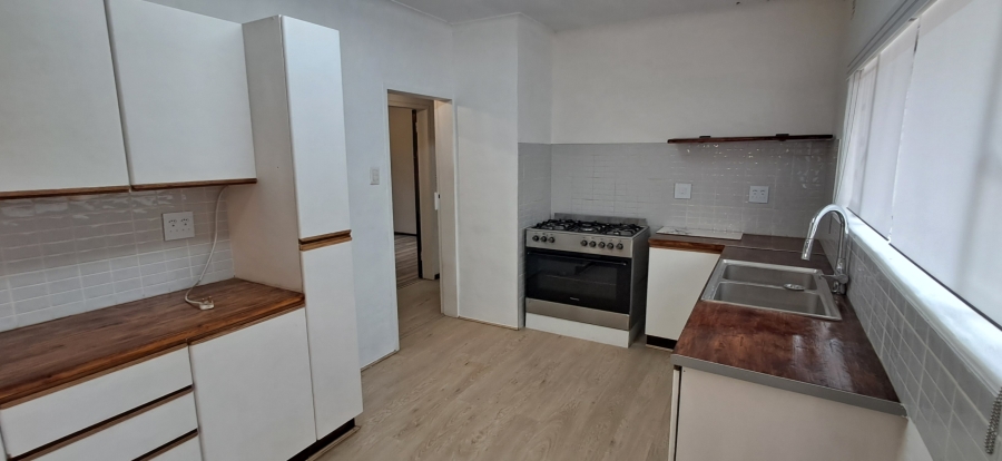 To Let 3 Bedroom Property for Rent in Lakeside Gauteng