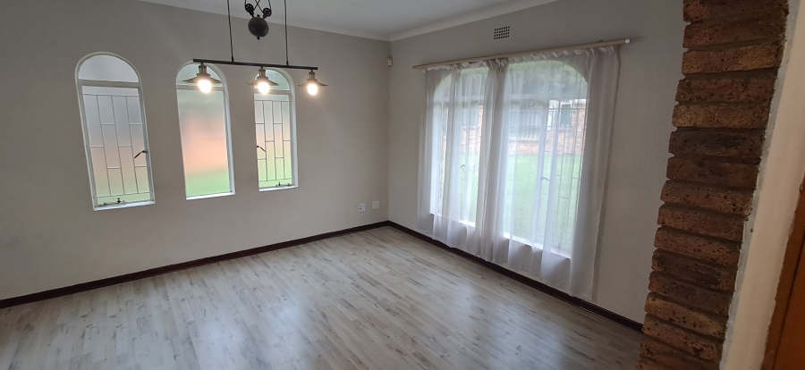 To Let 3 Bedroom Property for Rent in Lakeside Gauteng