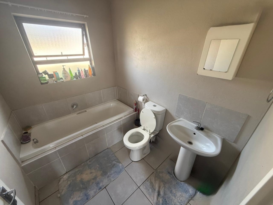 2 Bedroom Property for Sale in Dawn Park Gauteng