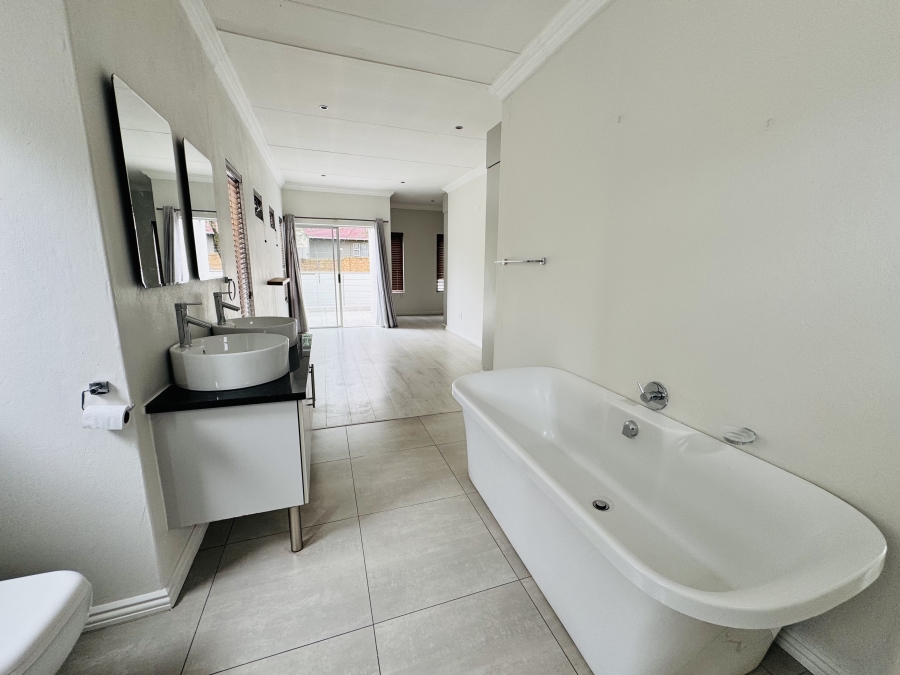 2 Bedroom Property for Sale in Craigavon Gauteng
