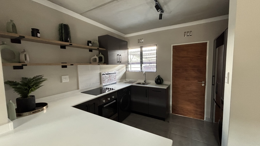2 Bedroom Property for Sale in Sinoville Gauteng