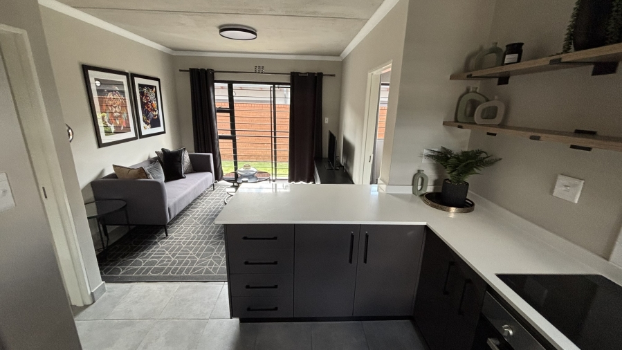 2 Bedroom Property for Sale in Sinoville Gauteng