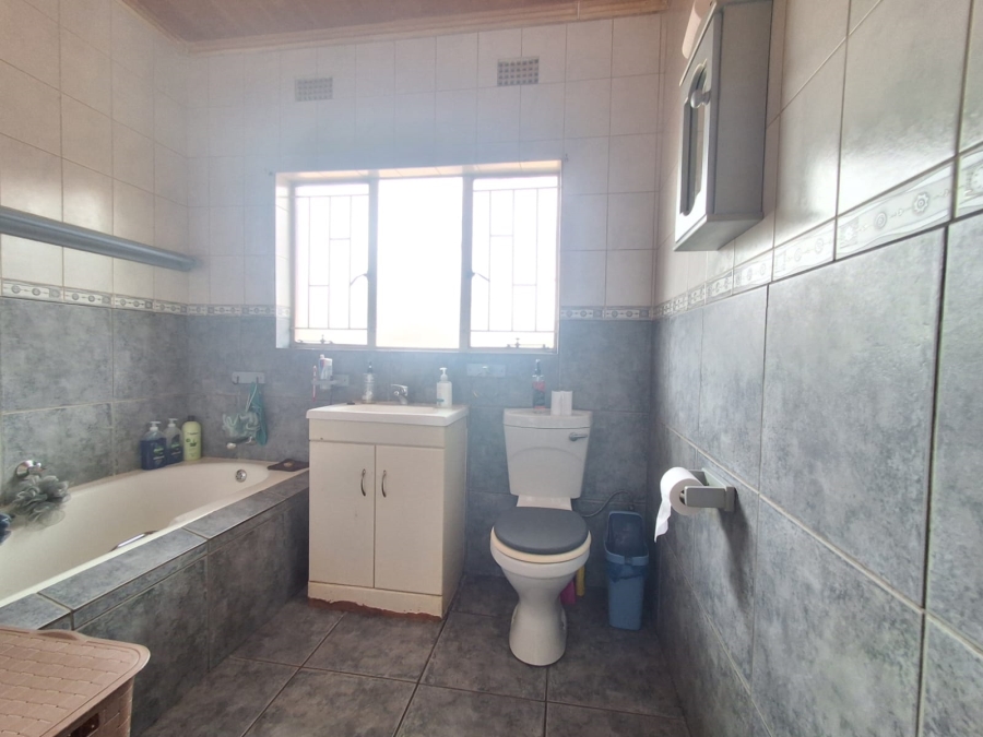 3 Bedroom Property for Sale in Bedworth Park Gauteng