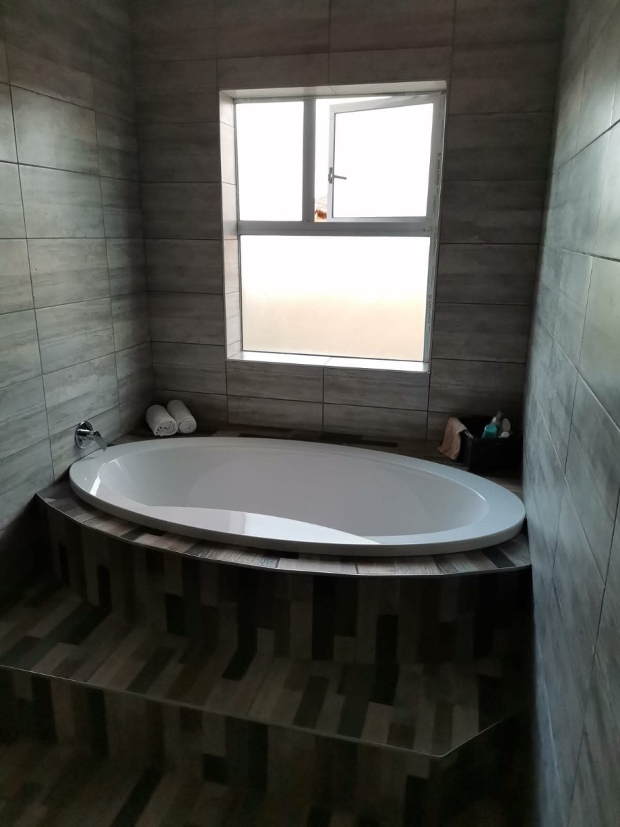 To Let 3 Bedroom Property for Rent in Dunnottar Gauteng