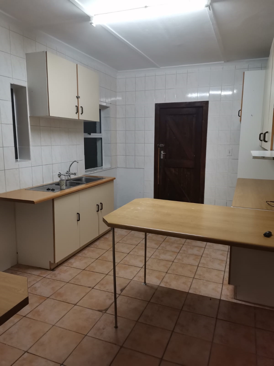 To Let 3 Bedroom Property for Rent in Dunnottar Gauteng