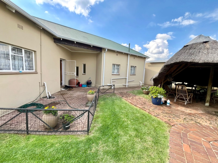 3 Bedroom Property for Sale in Brakpan Central Gauteng