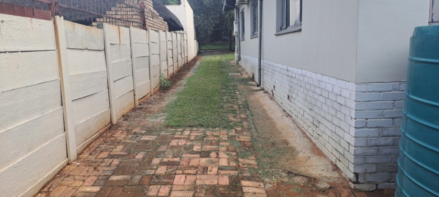 5 Bedroom Property for Sale in Pretoria Gardens Gauteng
