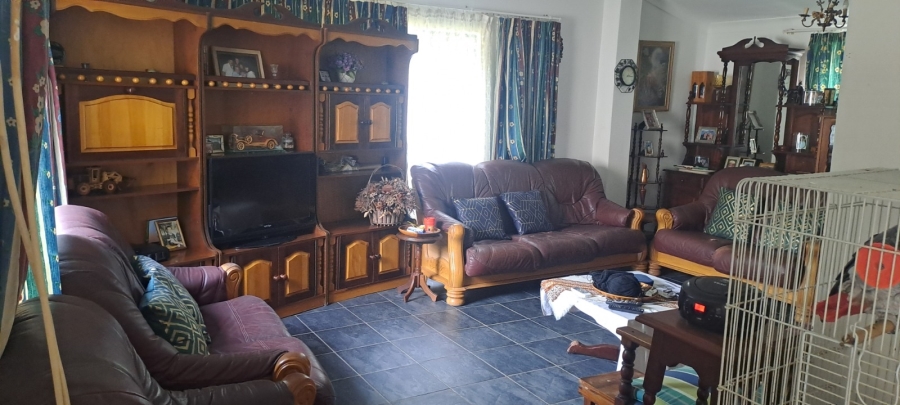 5 Bedroom Property for Sale in Pretoria Gardens Gauteng