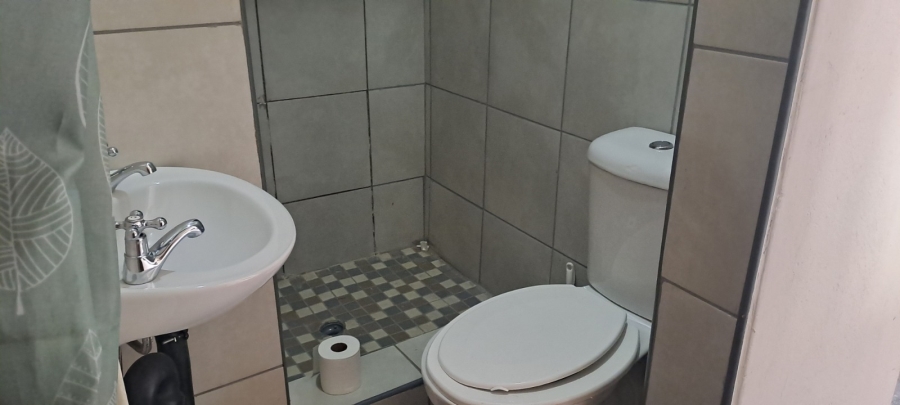 5 Bedroom Property for Sale in Pretoria Gardens Gauteng