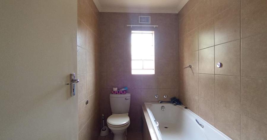 3 Bedroom Property for Sale in Olievenhoutbosch Gauteng