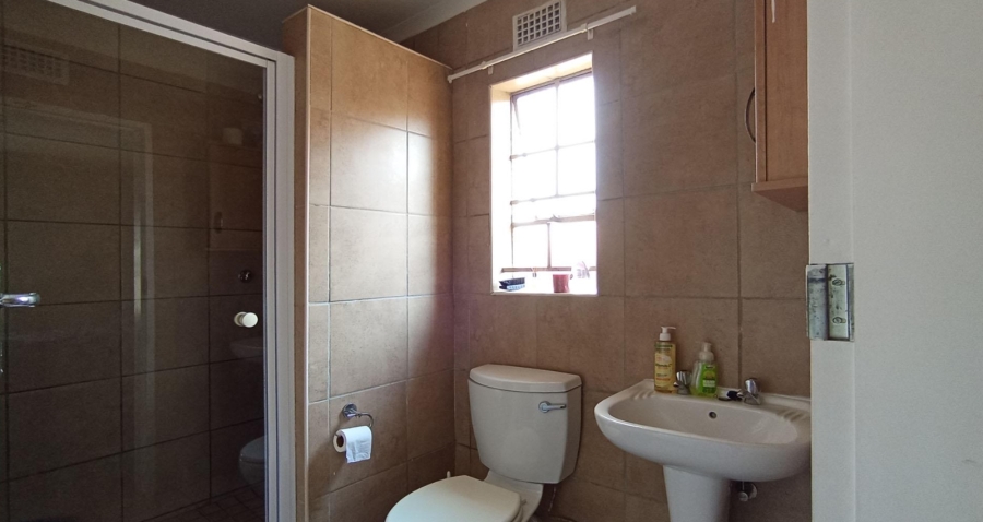 3 Bedroom Property for Sale in Olievenhoutbosch Gauteng