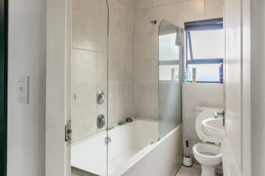 2 Bedroom Property for Sale in North Riding Gauteng