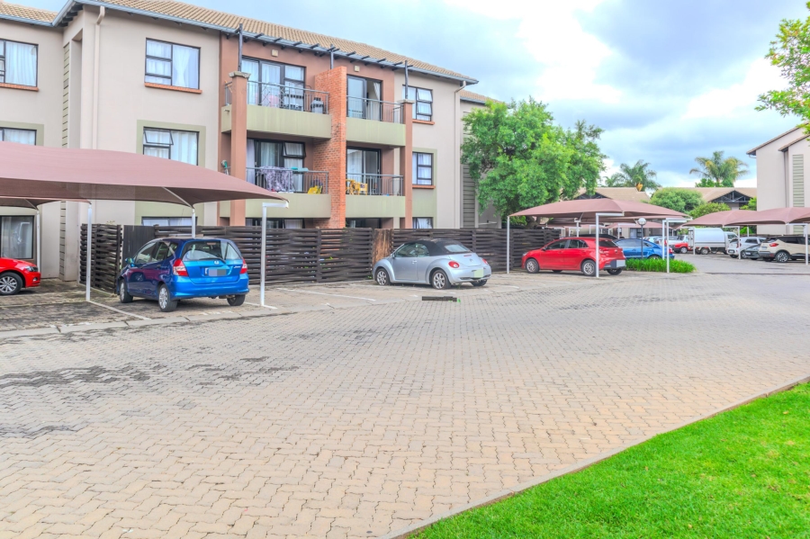 2 Bedroom Property for Sale in North Riding Gauteng