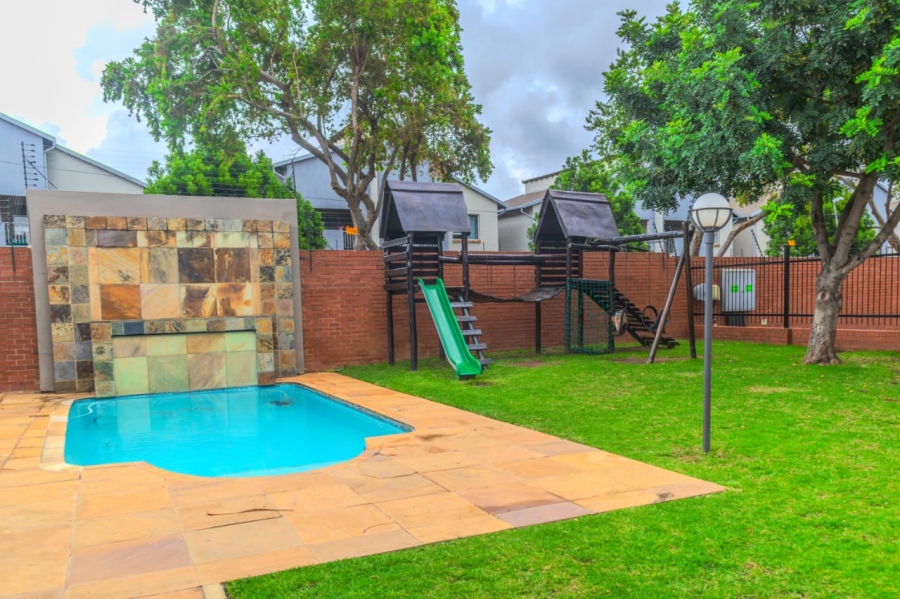 2 Bedroom Property for Sale in North Riding Gauteng