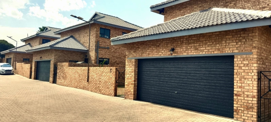 4 Bedroom Property for Sale in Sundowner Gauteng