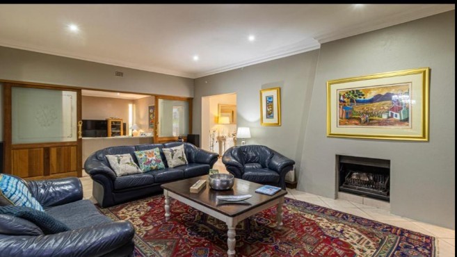 To Let 4 Bedroom Property for Rent in Hurlingham Gauteng