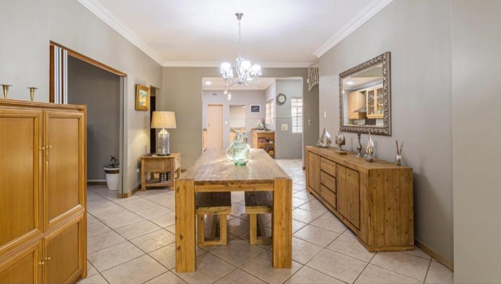 To Let 4 Bedroom Property for Rent in Hurlingham Gauteng