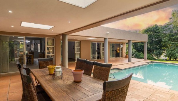 To Let 4 Bedroom Property for Rent in Hurlingham Gauteng