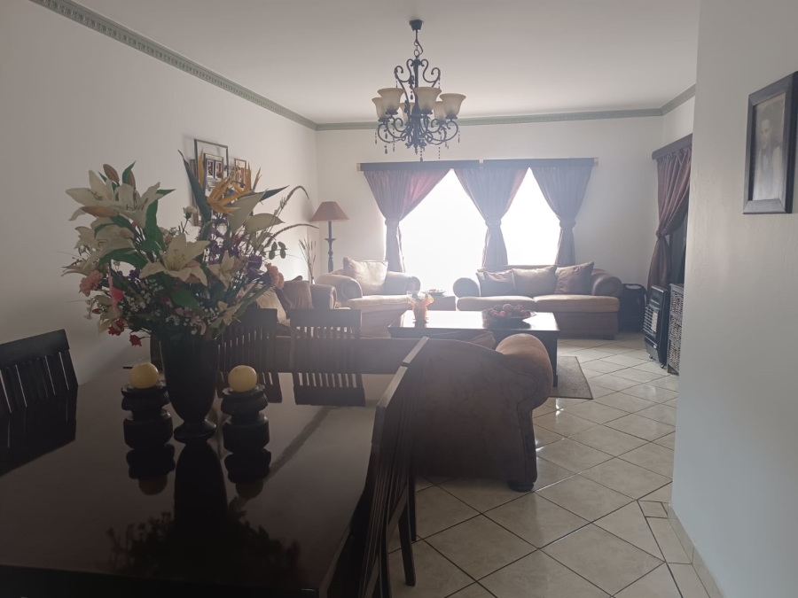 4 Bedroom Property for Sale in Helikonpark Gauteng