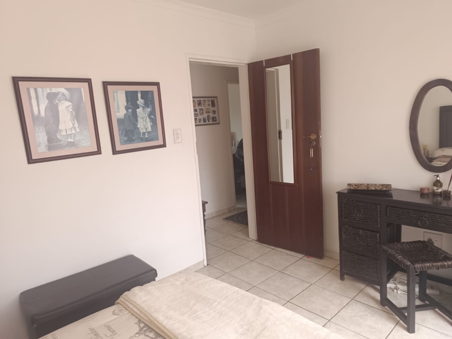 4 Bedroom Property for Sale in Helikonpark Gauteng