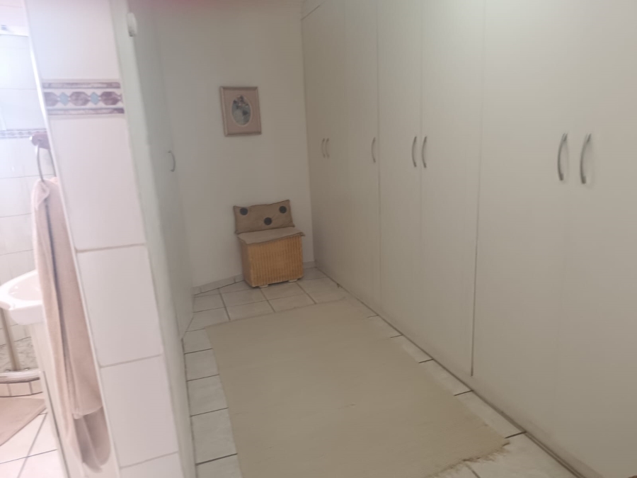 4 Bedroom Property for Sale in Helikonpark Gauteng