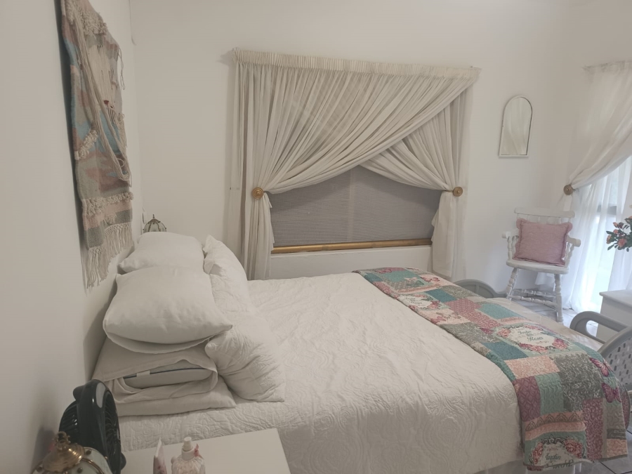 4 Bedroom Property for Sale in Helikonpark Gauteng