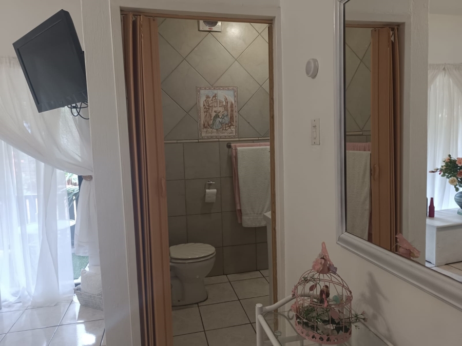 4 Bedroom Property for Sale in Helikonpark Gauteng