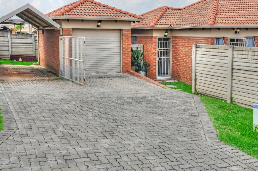 3 Bedroom Property for Sale in Thatch Hill Estate Gauteng