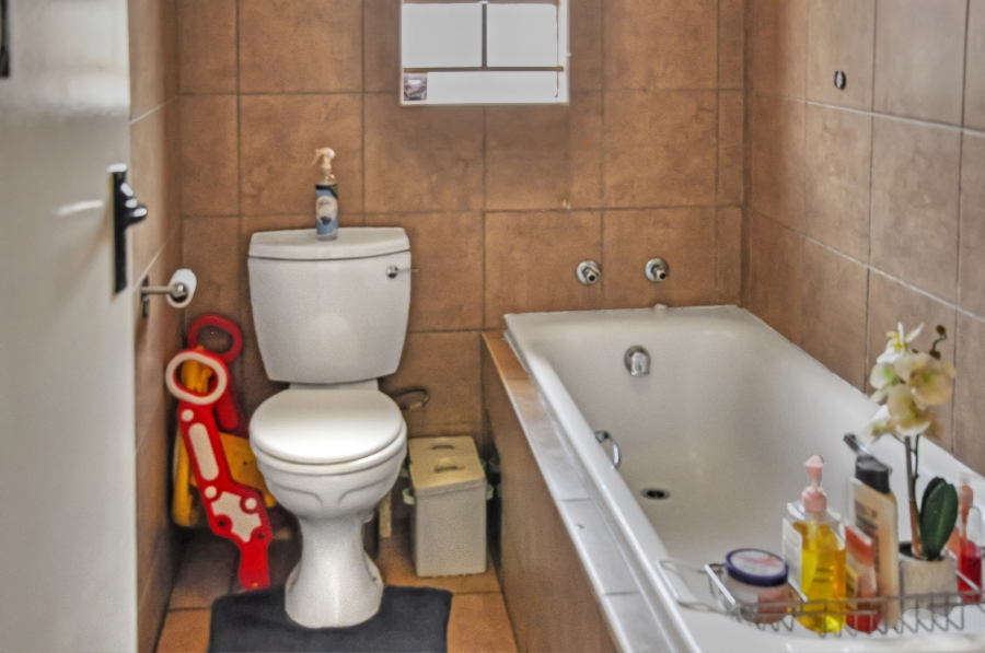 3 Bedroom Property for Sale in Thatch Hill Estate Gauteng