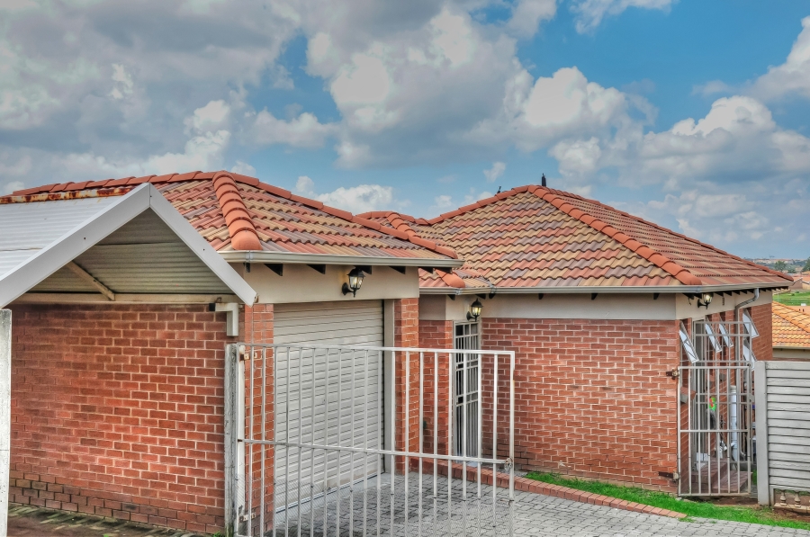 3 Bedroom Property for Sale in Thatch Hill Estate Gauteng