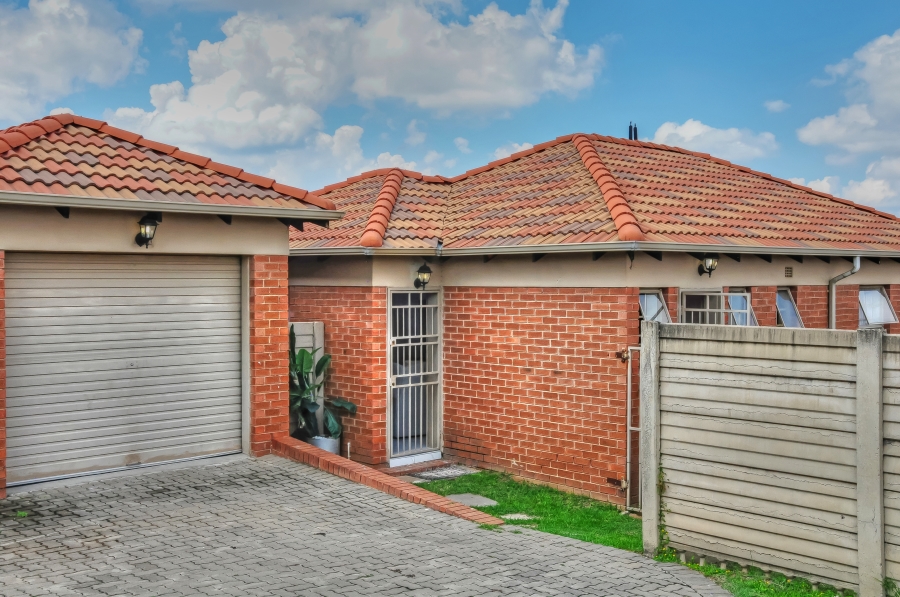 3 Bedroom Property for Sale in Thatch Hill Estate Gauteng