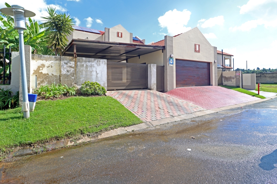 3 Bedroom Property for Sale in Noordwyk Gauteng
