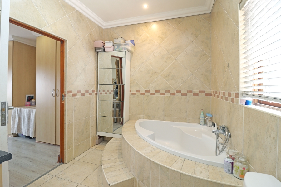 3 Bedroom Property for Sale in Noordwyk Gauteng