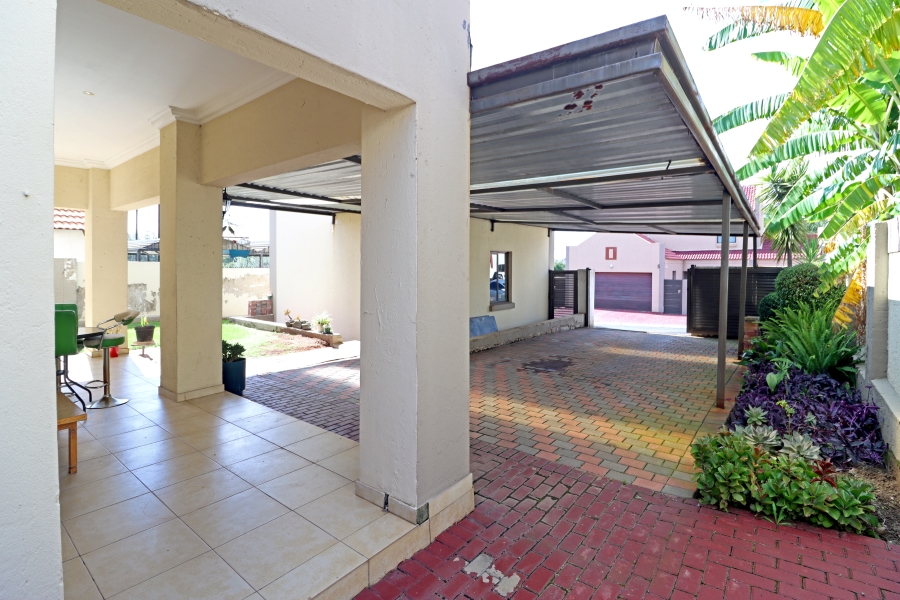 3 Bedroom Property for Sale in Noordwyk Gauteng
