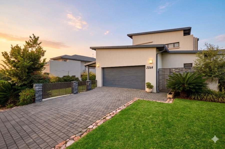 4 Bedroom Property for Sale in Waterfall Country Village Gauteng