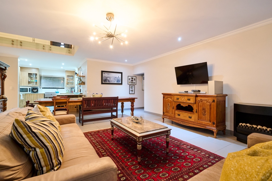 4 Bedroom Property for Sale in Waterfall Country Village Gauteng