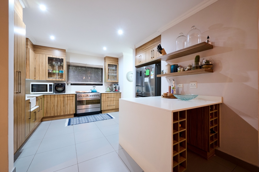 4 Bedroom Property for Sale in Waterfall Country Village Gauteng