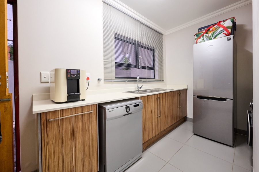 4 Bedroom Property for Sale in Waterfall Country Village Gauteng