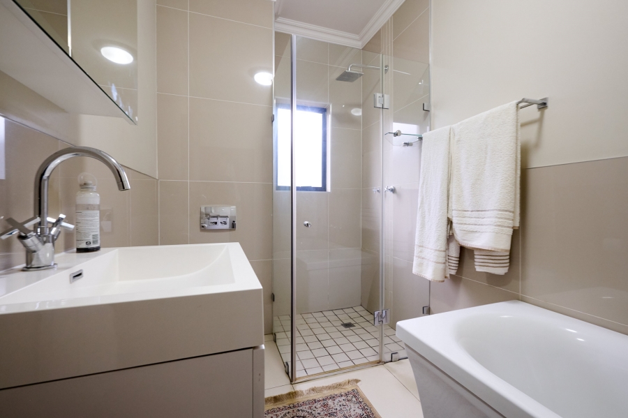 4 Bedroom Property for Sale in Waterfall Country Village Gauteng