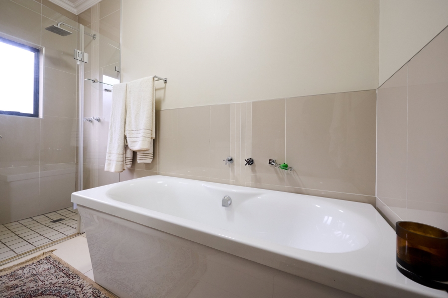 4 Bedroom Property for Sale in Waterfall Country Village Gauteng