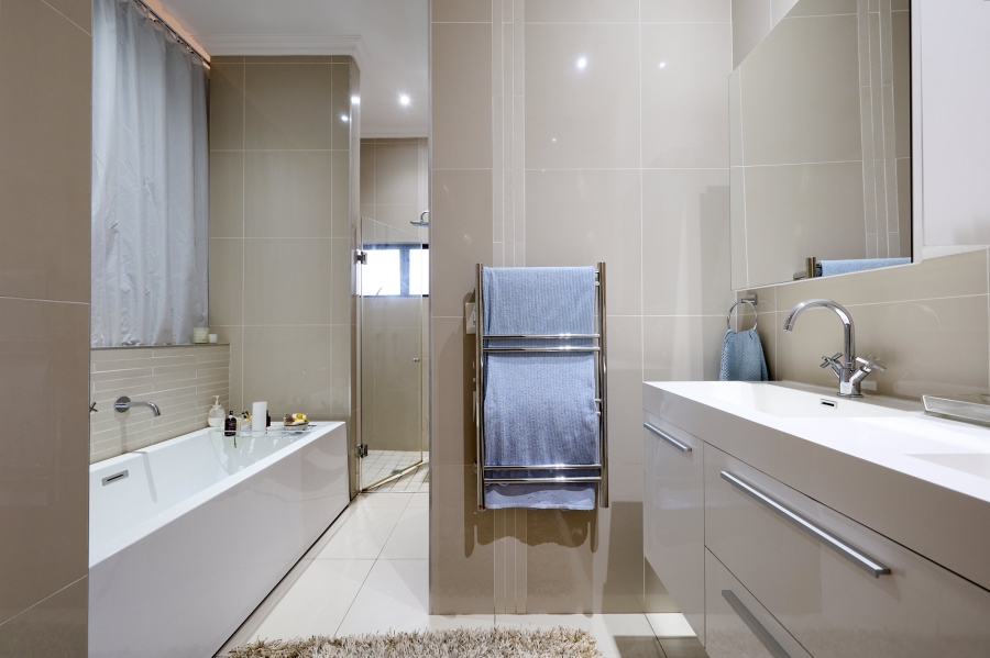 4 Bedroom Property for Sale in Waterfall Country Village Gauteng