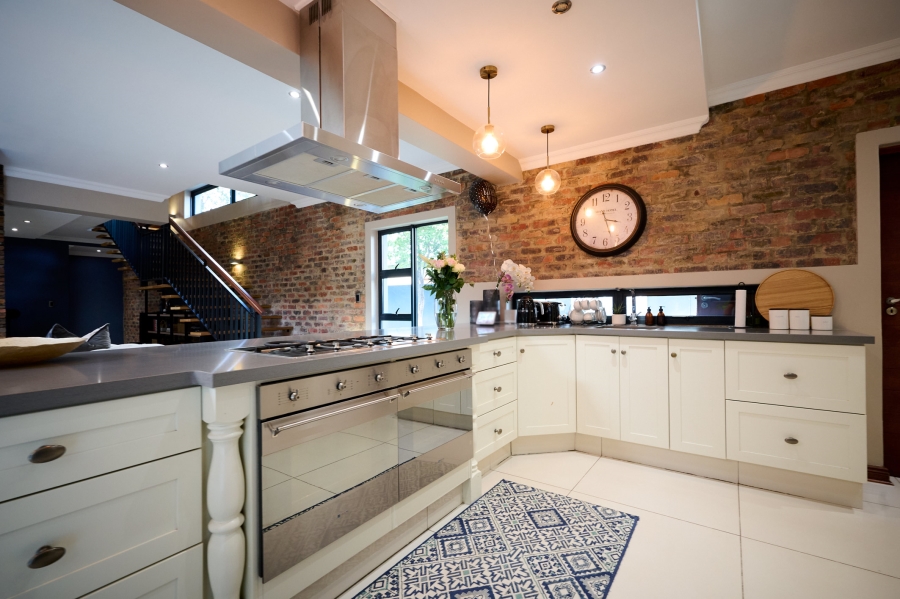 4 Bedroom Property for Sale in Waterfall Country Estate Gauteng